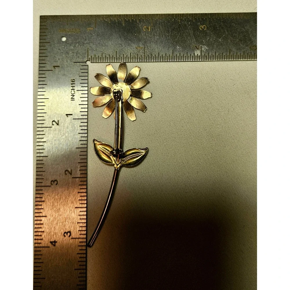 Vintage Enamel Daisy Flower Brooch Pin Women OS White Yellow Green Retro Style